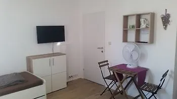 Bed & Breakfast Pension Prestige Schoenbrunn Vídeň