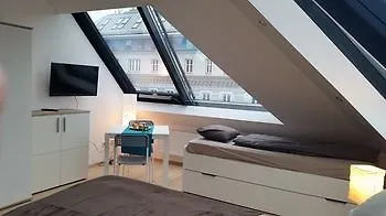 Bed & Breakfast Pension Prestige Schoenbrunn Vídeň